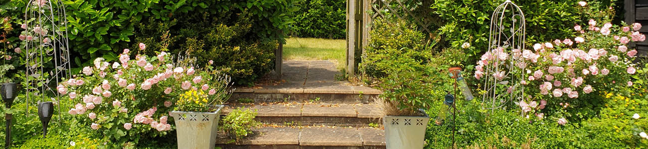 The Courtyard Leckford Hutt Hampshire image